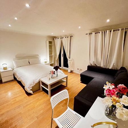 A Calm Stay Near Battersea Reach Лондон Экстерьер фото